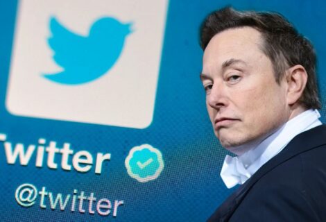 Accionistas de Twitter aprueban propuesta de Musk de comprarla por USD 44.000 millones