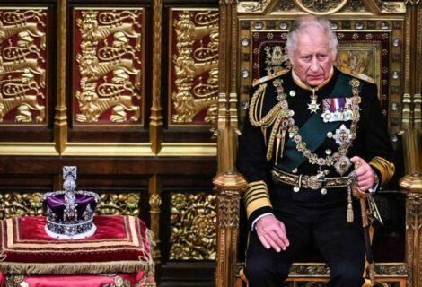 Carlos de Inglaterra se convierte en el nuevo rey tras la muerte de su madre Isabel II