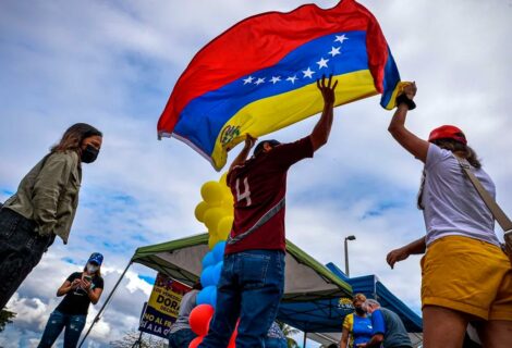 Congresistas demócratas piden a Biden que no expulse a venezolanos