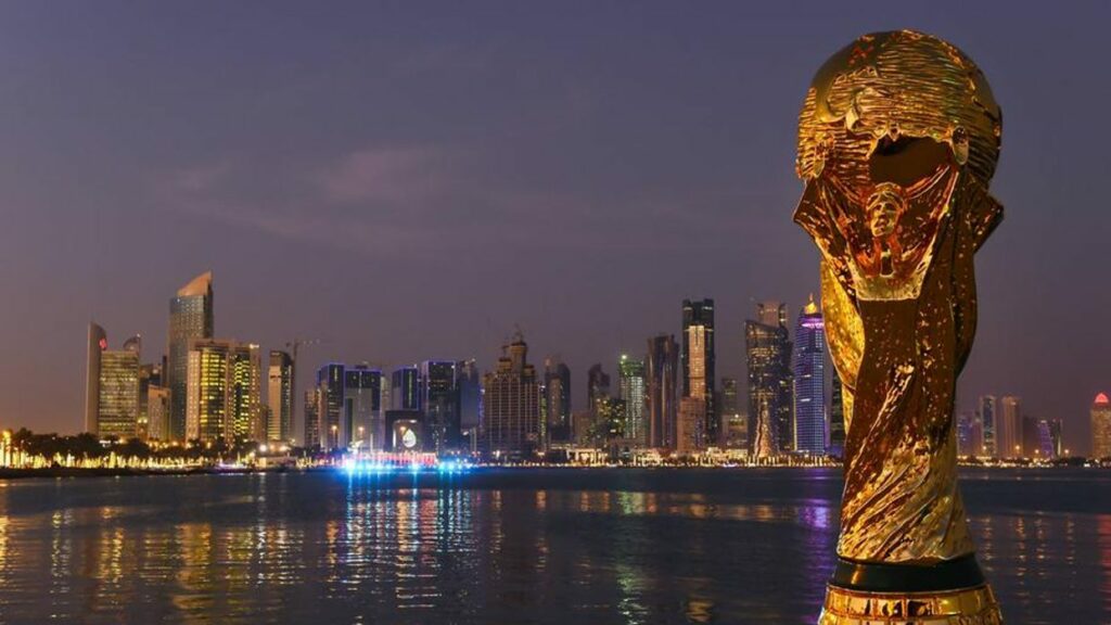 Catar anuncia que pone fin antes del Mundial a test de Covid previo a viajar al emirato