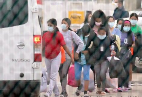 Alcade de Nueva York ordena el cierre del centro ayuda humanitaria a inmigrantes de Isla de Randall