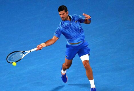 Regreso triunfal de Djokovic a la pista "más especial" de su vida