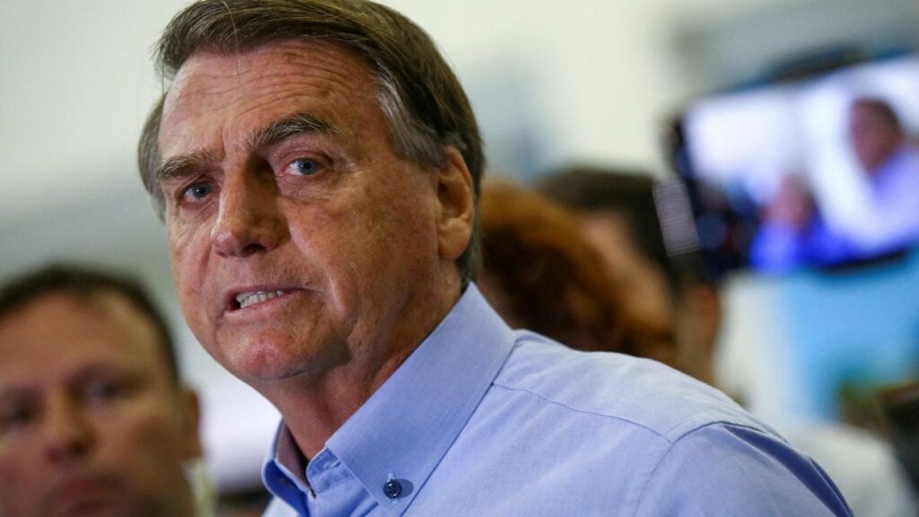 Piden congelar cuentas del expresidente Jair Bolsonaro