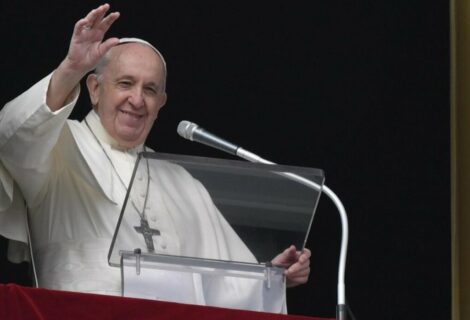 Papa Francisco pide el fin de la violencia en Perú y anima al diálogo