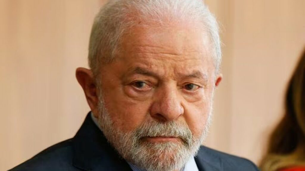 Lula echa a 40 militares de la residencia presidencial tras ataques en Brasilia