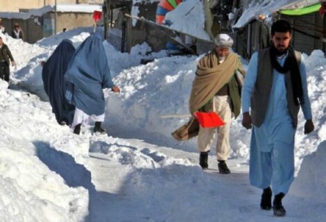 Al menos 104 muertos en Afganistán por ola de frío e inundaciones