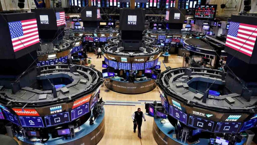Wall Street abre a la baja, con sector tecnológico lastrado por Microsoft