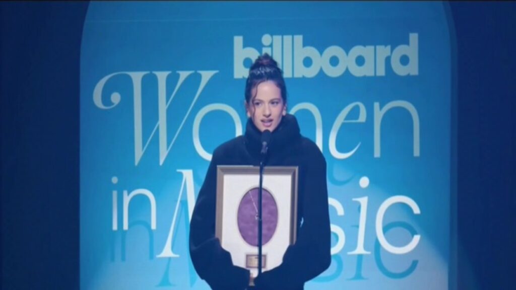 Rosalía inaugura el premio a la productora del año en los Billboard femeninos