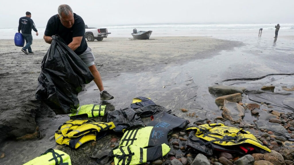 Ocho muertos por un naufragio frente a la costa de San Diego