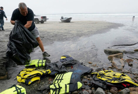 Ocho muertos por un naufragio frente a la costa de San Diego