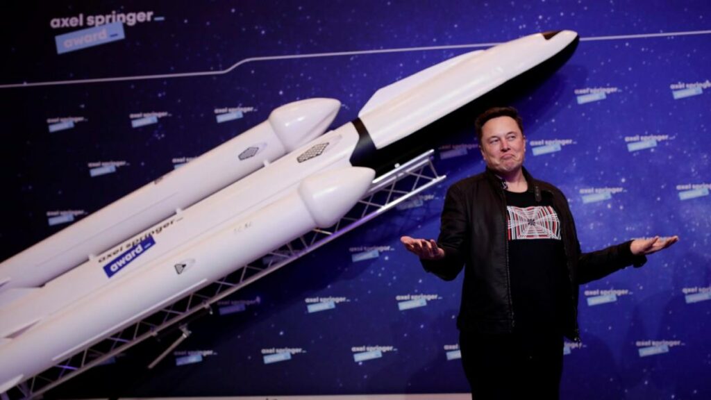 Musk espera lanzar su nave espacial totalmente reutilizable el mes que viene