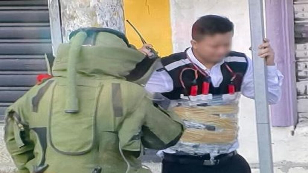 Policía desactiva supuesta bomba adherida al cuerpo de un hombre en Ecuador