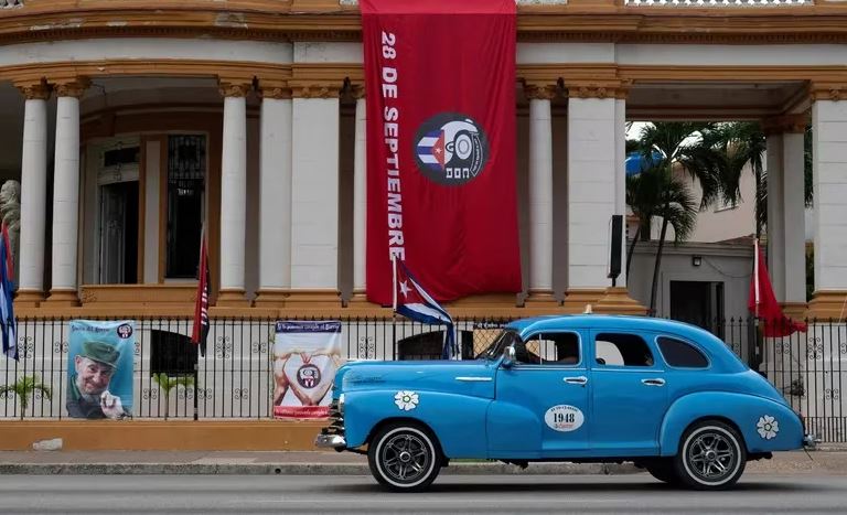Cuba le impide la salida de la isla a 600 personas