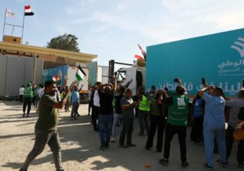 Arriban camiones con ayuda humanitaria a la franja de Gaza