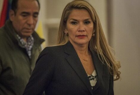 Tribunal de Bolivia se niega a enjuiciar a Jeanine Añez