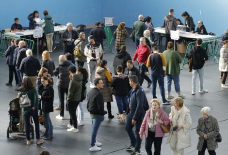 El PP gana las elecciones parlamentarias en Galicia