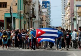 Congresistas y exilio en EE.UU. se solidarizan con manifestantes en Cuba