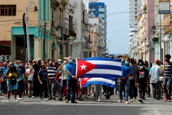 Congresistas y exilio en EE.UU. se solidarizan con manifestantes en Cuba