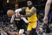 Los Lakers arrasan Nueva Orleans y se medirán de nuevo a Pelicans en el 'play-in'