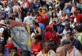 El chavismo pide a sus seguidores romper "bloqueo comunicacional" contra Maduro en redes