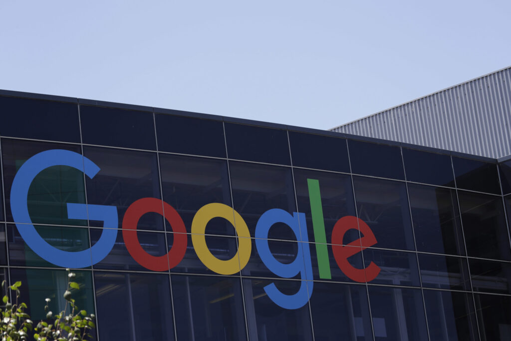 Rusia multa a Facebook y Google con miles de dólares