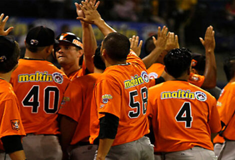Águilas clasifica a semifinales y Lara y Caribes igualan sus series en LVBP