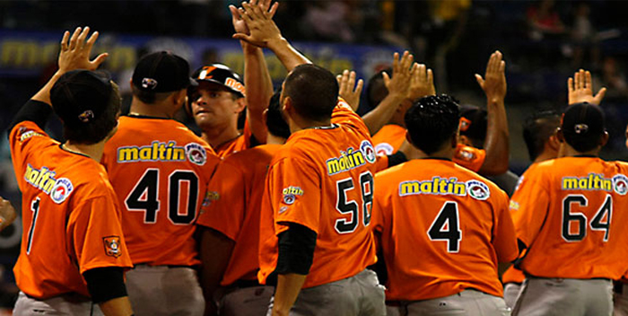 Águilas clasifica a semifinales y Lara y Caribes igualan sus series en LVBP