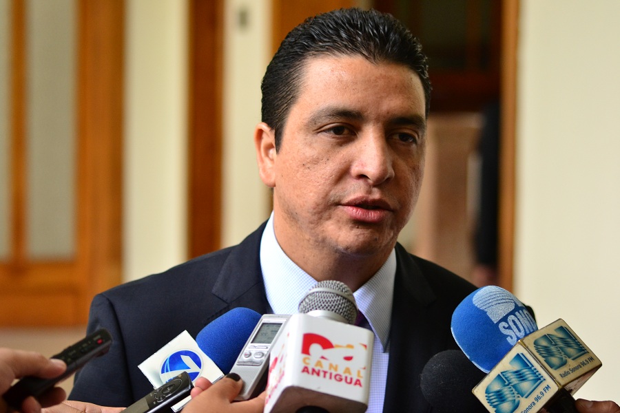 Guatemala pedirá a EEUU la extradición de exministro de Energía