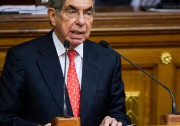 Óscar Arias: "Compra de armamento es un robo al pueblo venezolano"