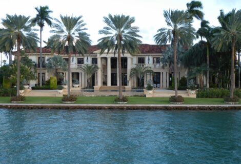 A la venta por 65 millones de dólares una mansión en una isla de Miami Beach