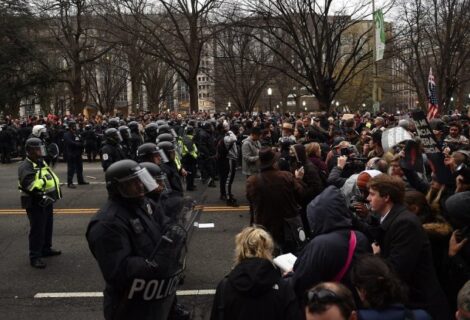 Suben los detenidos por las protestas durante la investidura de Trump
