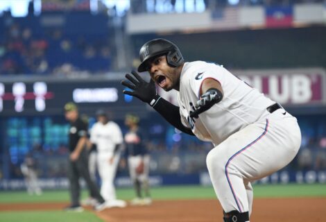 Sandy Alcántara lanza un juegazo en triunfo de los Marlins