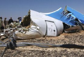 Hallados rastros explosivo en cadáveres de avión Egyptair estrellado en mayo