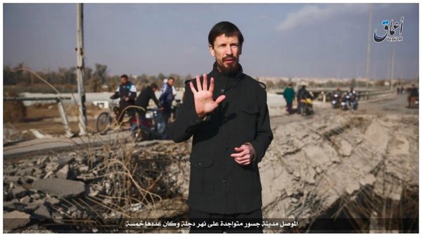 Estado Islámico vuelve a mostrar al periodista británico Cantlie