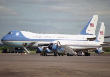 Trump pide que se cancele orden a Boeing para fabricar nuevo Air Force One