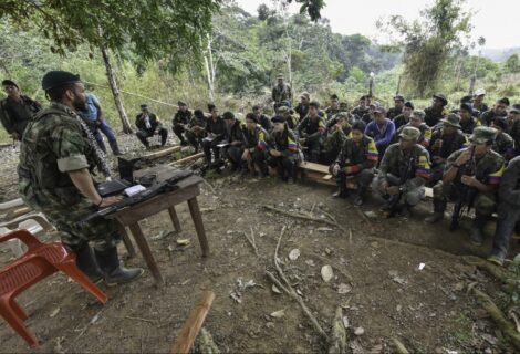 Grupo de control dice "no hay indicios" de prostitución en campamento de FARC