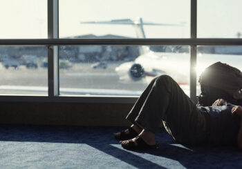 El "jet lag" aumenta riesgo del cáncer de hígado