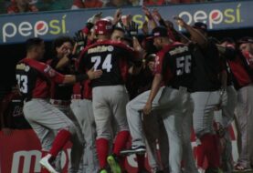Cardenales vence a Águilas y mantiene esperanzas en serie final de la LVBP