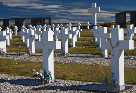 Argentina presenta nota de repudio a R.Unido por vandalismo en Malvinas