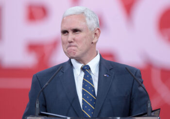 Pence señala varias maneras para que México pague el muro de Trump
