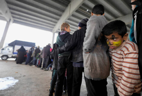Entre 400 y 500 niños necesitan ser evacuados de Alepo oriental, según la ONU
