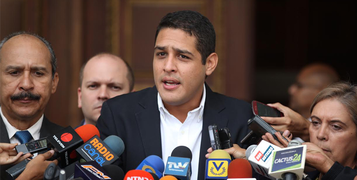 Diputado opositor dice que el Gobierno venezolano no ha comprado medicinas