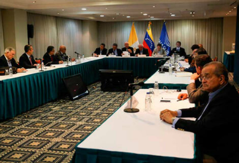 Iglesia venezolana dice diálogo fracasó por culpa del Gobierno y la oposición