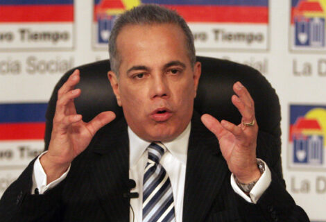 Liberan al opositor venezolano Manuel Rosales