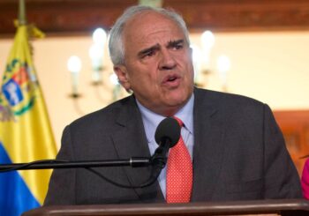 Samper dice que liberaciones muestran que diálogo es el camino en Venezuela