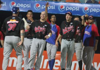 Tiburones vence a Tigres en duelo por comodín y avanza a semifinales en LVBP