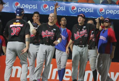 Tiburones vence a Tigres en duelo por comodín y avanza a semifinales en LVBP