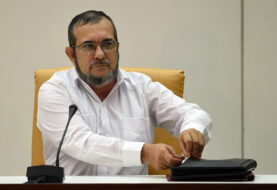 FARC pide conformar un Gobierno de transición que garantice el proceso de paz