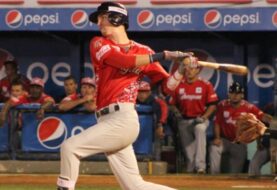 Carlos Tocci se alza con el premio al Novato del Año en LVBP