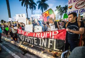 Marcha anti-Trump en Palm Beach se mantiene pese a retirada de convocante